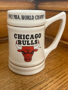 VTG 1992 Chicago Bulls NBA World Champions Beer Stein Three-Peat Series Mug